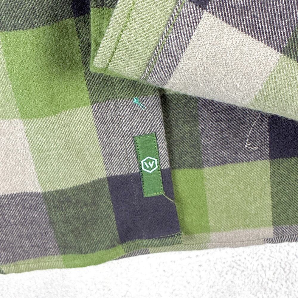 Warrior Flannel Shirt Mens M Green Black Plaid Performance Grunge Military Indie - Picture 6 of 11